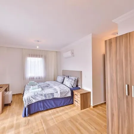 Villa Almond 2