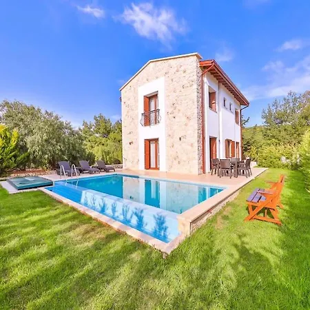 Villa Almond 2